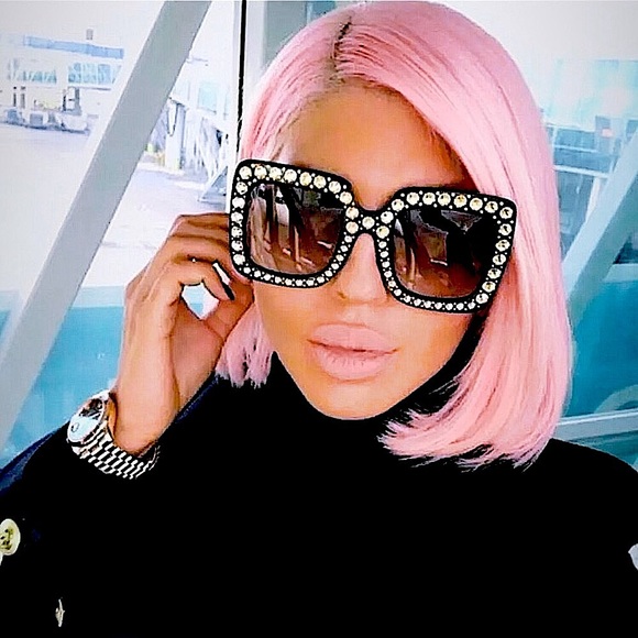 Black Rhinestone Oversized Sunglasses🕶 - Picture 11 of 13